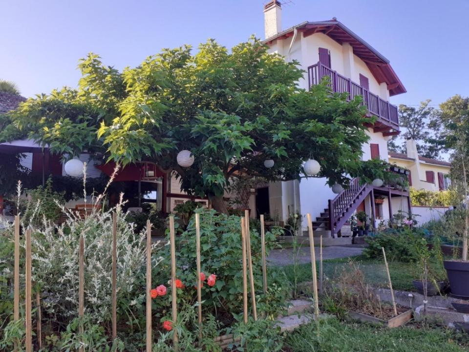Au Bosquet, Chambre Et Salle De Bains Avec Petit Dejeuner A 600 M Du Centre Dans Un Cadre Calme Et Verdoyant Salies-de-Béarn Exterior foto